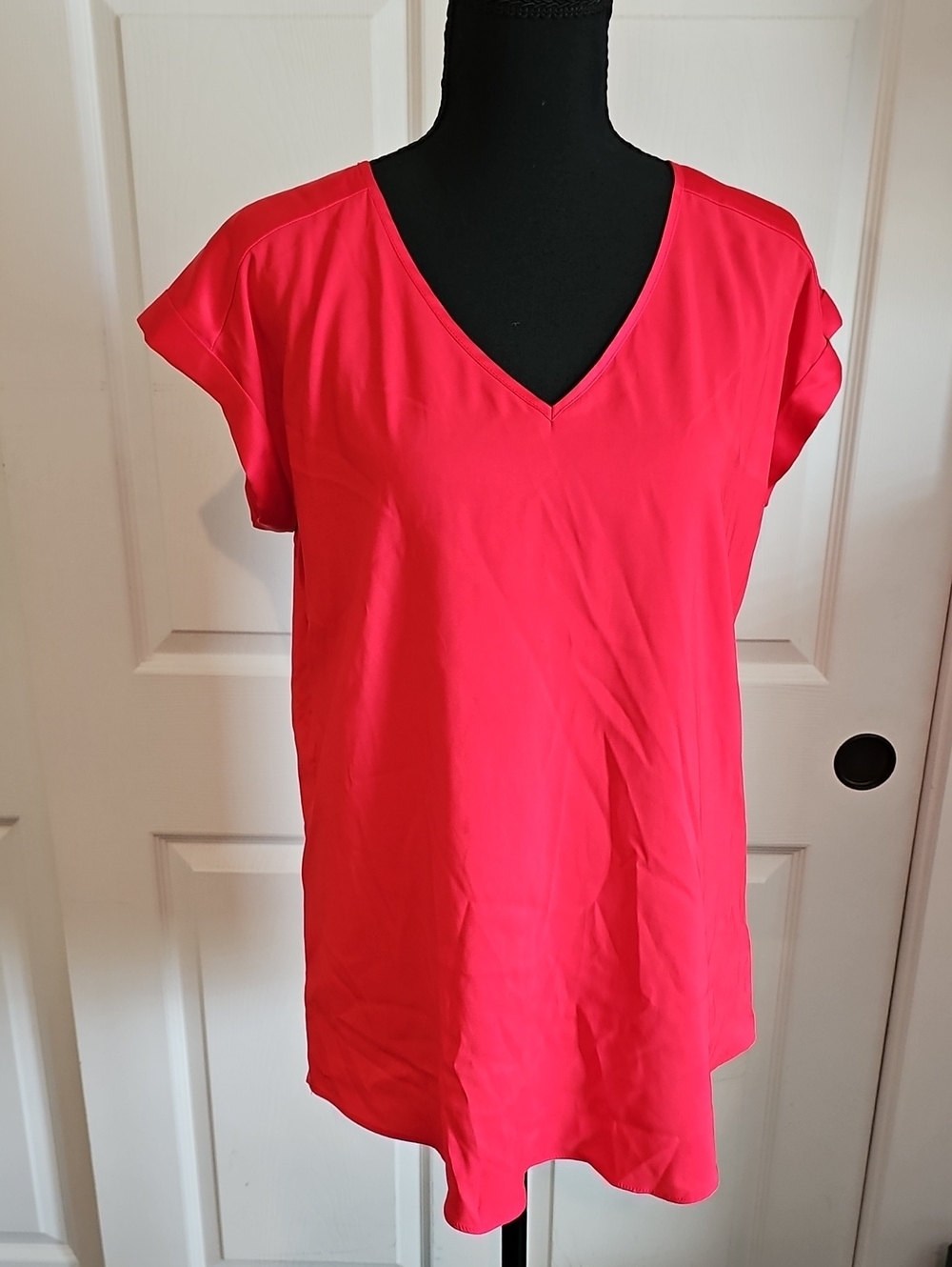 Express Women's V-Neck Short Sleeve Top - Bright Coral